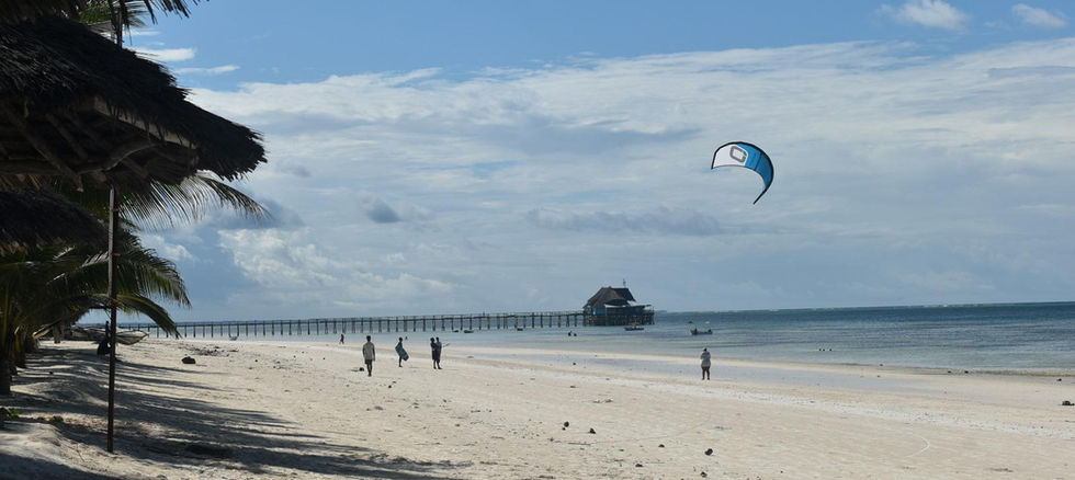 Beachfront Apartment for Sale - Private Beach - Photo 5